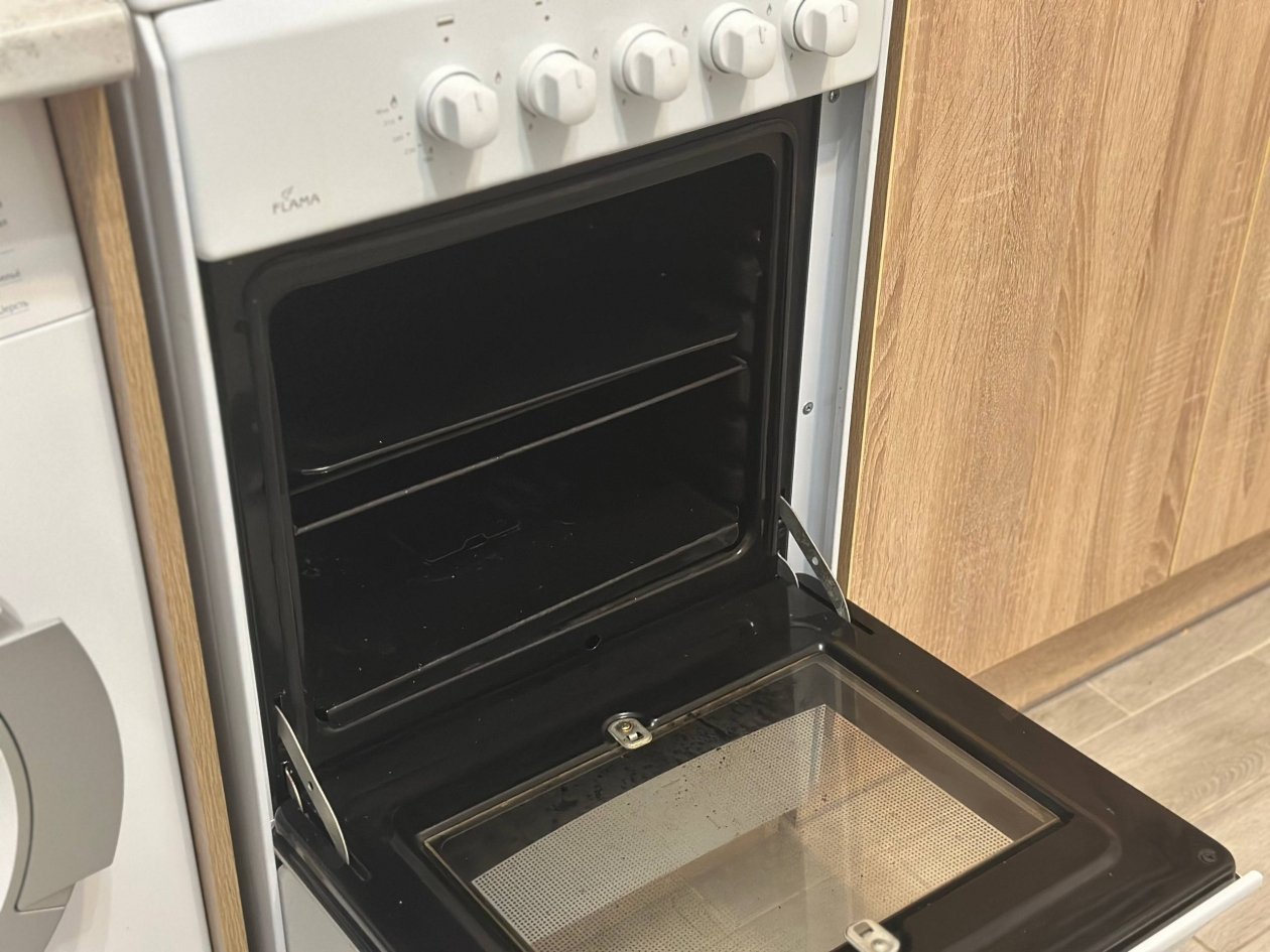 Смешиваю соду с горячей водой - и отмываю духовку до скрипа за 5 минут: забытый совет бабушки без химии ИА KrasnodarMedia