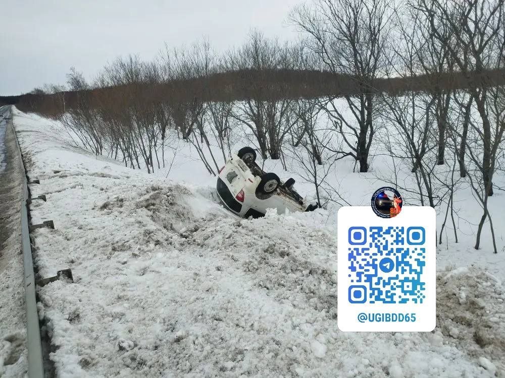 Не справился с управлением и улетел в кювет водитель в Долинском районе пресс-служба Госавтоинспекции по Сахалинской области