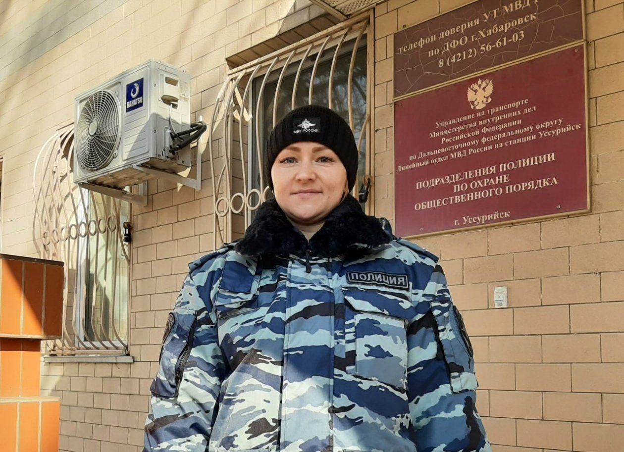 Младший инспектор-кинолог кинологической группы ЛО МВД России на ст. Уссурийск, прапорщик полиции Любовь Богданова Tg-канал (18+) транспортной полиции Дальнего Востока