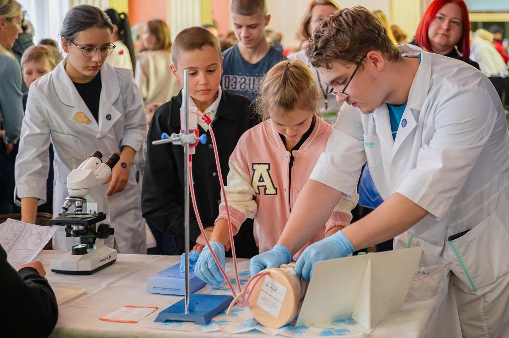 Лицей № 14 объявляет прием на обучение в 10 (медицинский) класс Источник