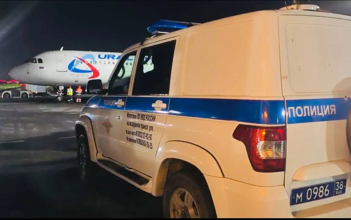 Двоих авиапассажиров привлекли к ответственности в аэропорту Иркутска Пресс-служба Восточно-Сибирского ЛУ МВД России на транспорте