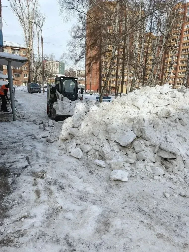 Жители Иркутска жалуются на складирование снега во дворах Пресс-служба администрации Иркутска