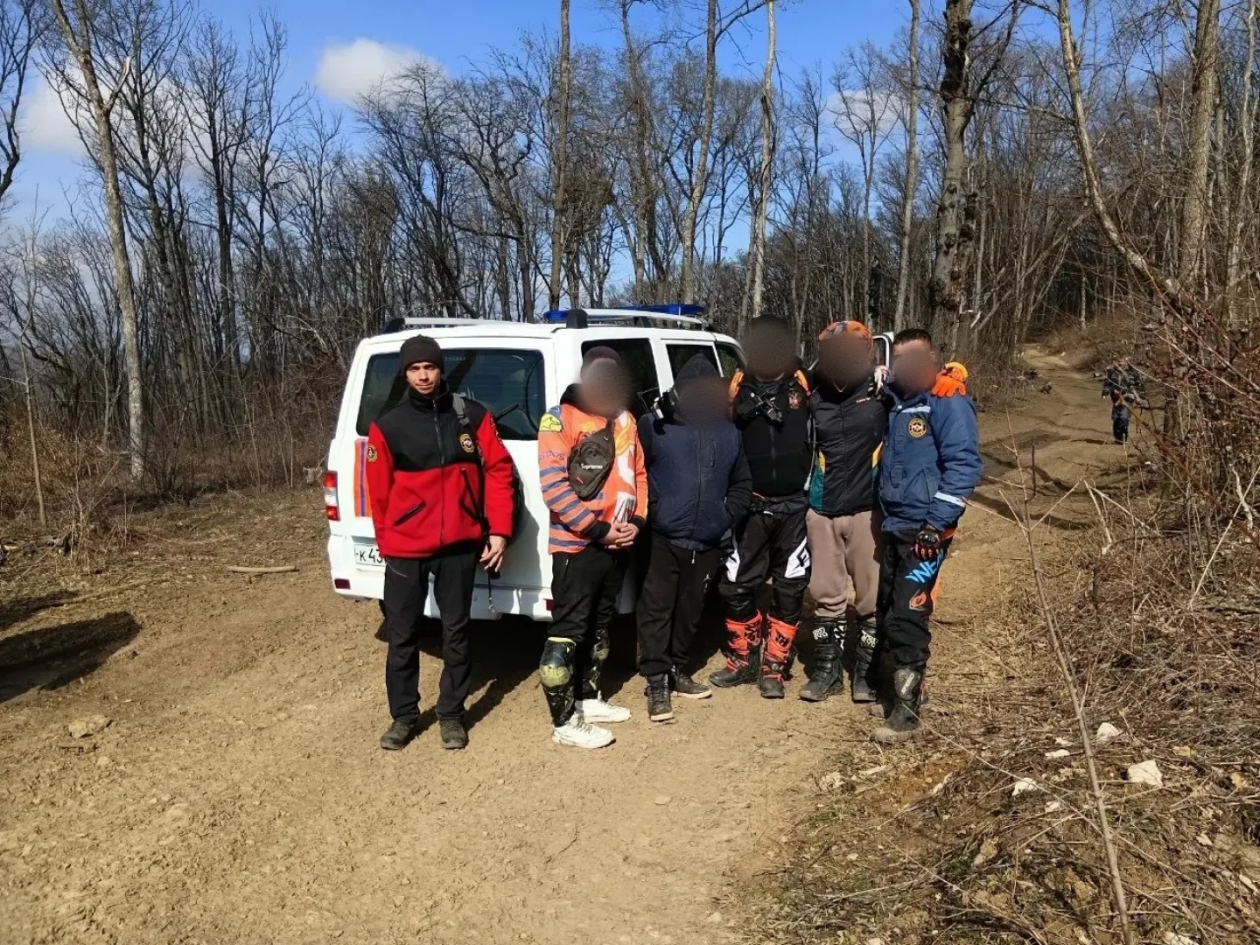 Мотоциклистов искали долго МЧС Крыма