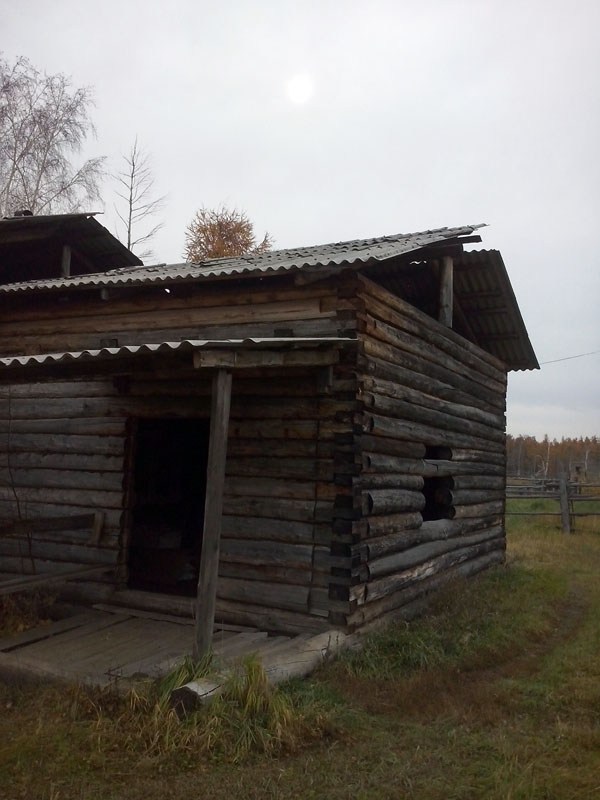 Двум участникам и вдове участника ВОВ полностью отремонтировали жилье в Якутии, Фото с места события из других источников