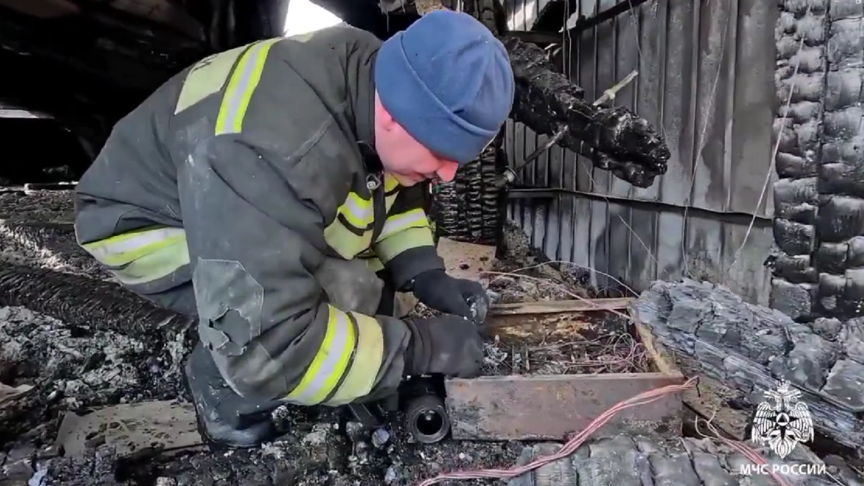 Специалист ГУ МЧС России по региону