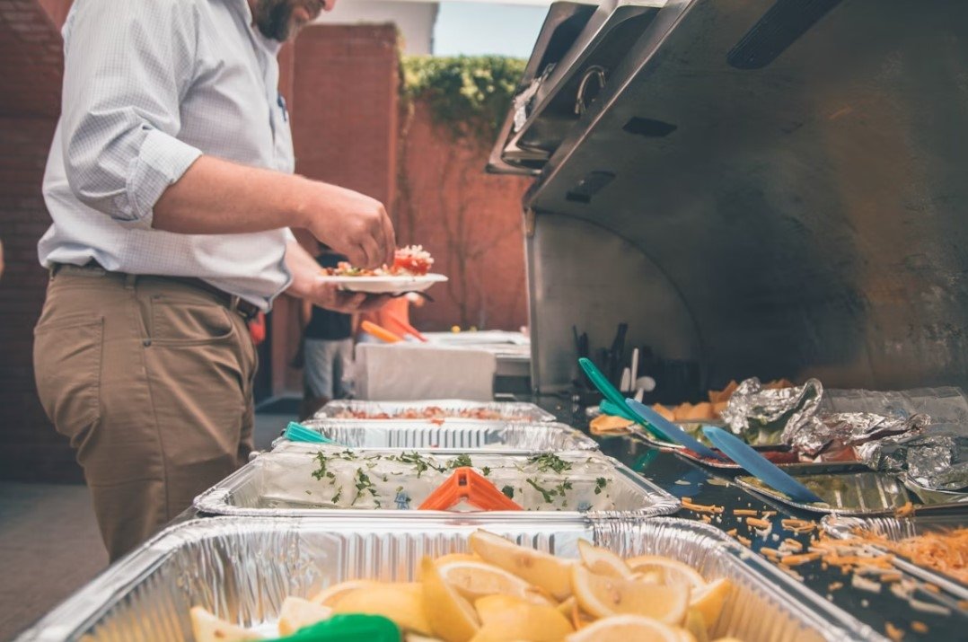 В  турецких отелях нашли способ кормить туристов за копейки Kenny Eliason/unsplash