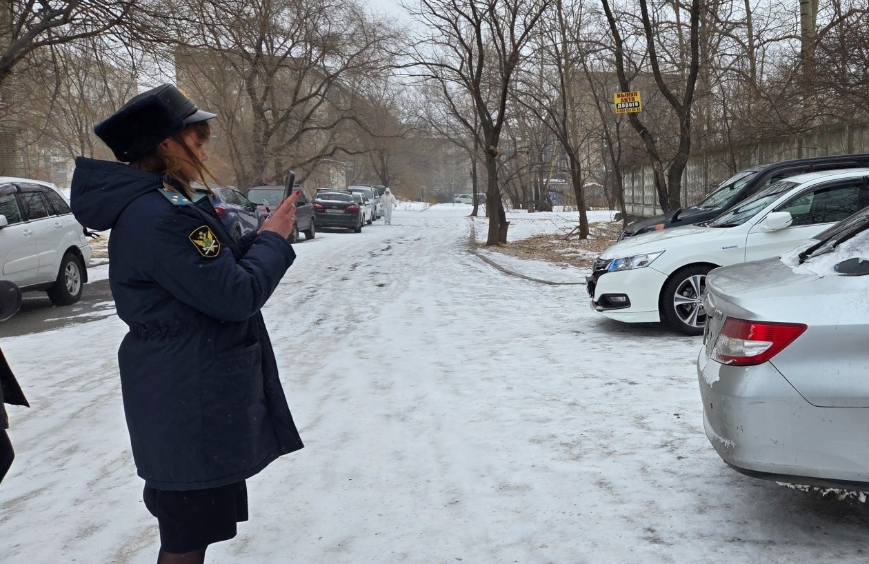 Чтобы не лишиться иномарки, хабаровчанин выплатил детям алименты Пресс-служба УФССП России по Хабаровскому краю и Еврейской автономной области