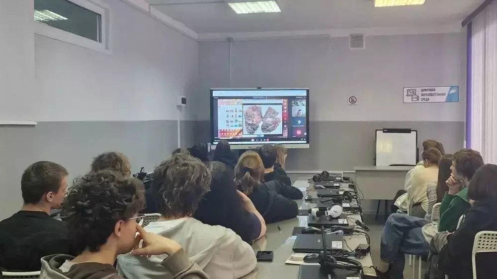 Школьники слушают лекцию о вреде табака Минздрав Камчатского края