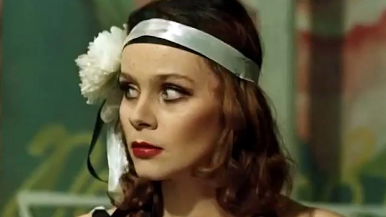 Эта советская красавица-актриса в детстве была настоящим гадким утенком Кадр из фильма (12+)