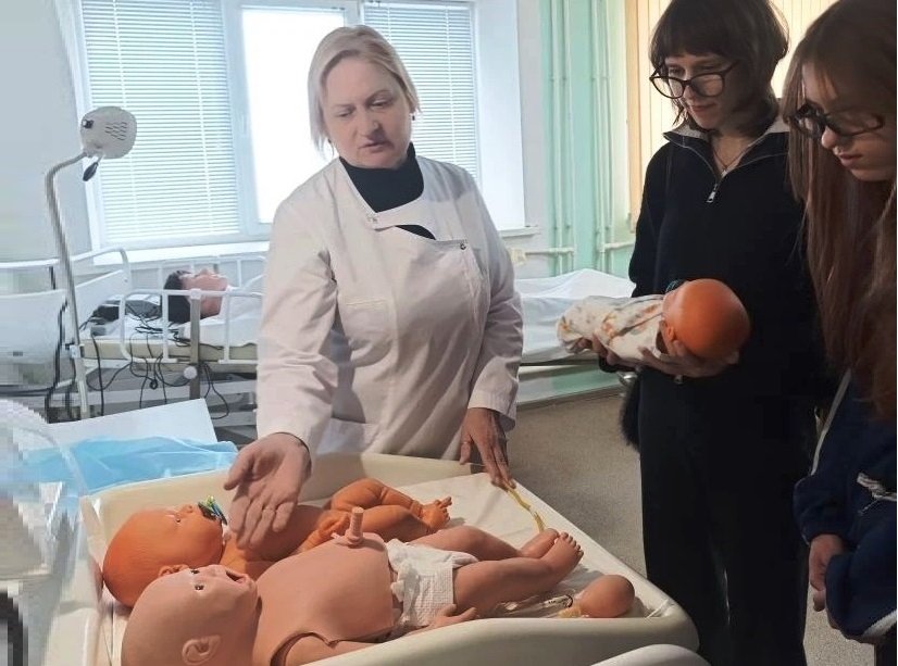 Будущее медицины: учащиеся районных школ области &quotпримерили&quot на себя роль медицинского работника пресс-служба правительства Амурской области