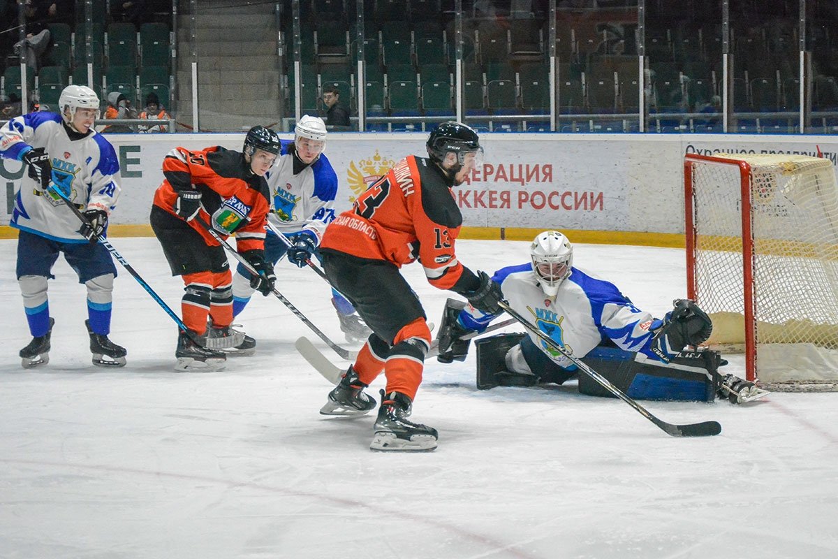 Хоккеисты Николай Стернин, сайт ХК &quotЕрмак&quot
