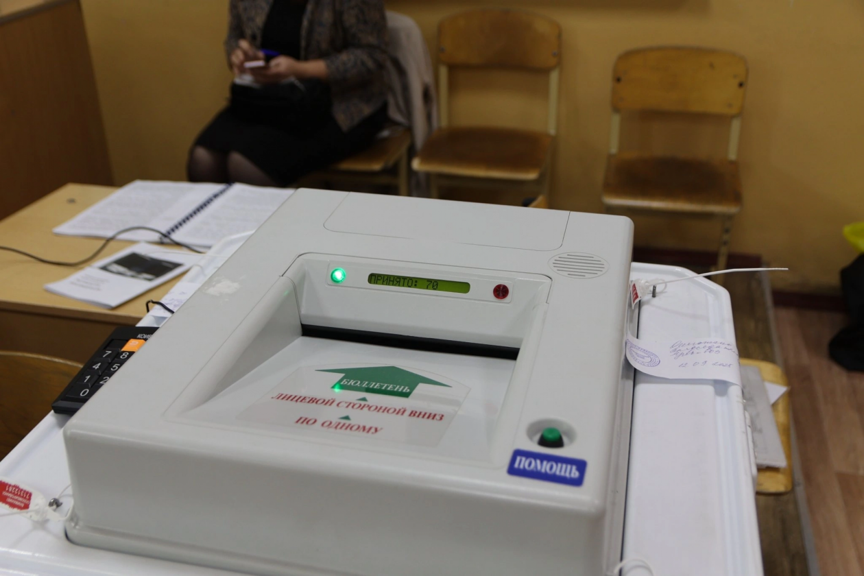 Дмитрий Дмытенко подал документы на выборы в IX созыв Госдумы по Иркутскому округу Даниил Почекунин, ИА IrkutskMedia