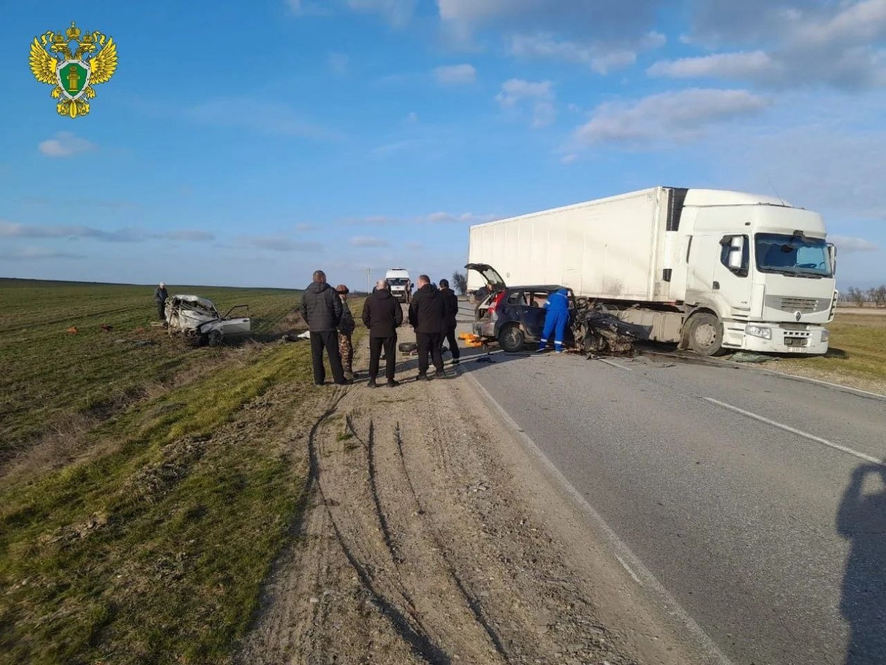 Два человека погибли и один пострадал в ДТП с тремя автомобиля на Ставрополье Прокуратура Ставрополья