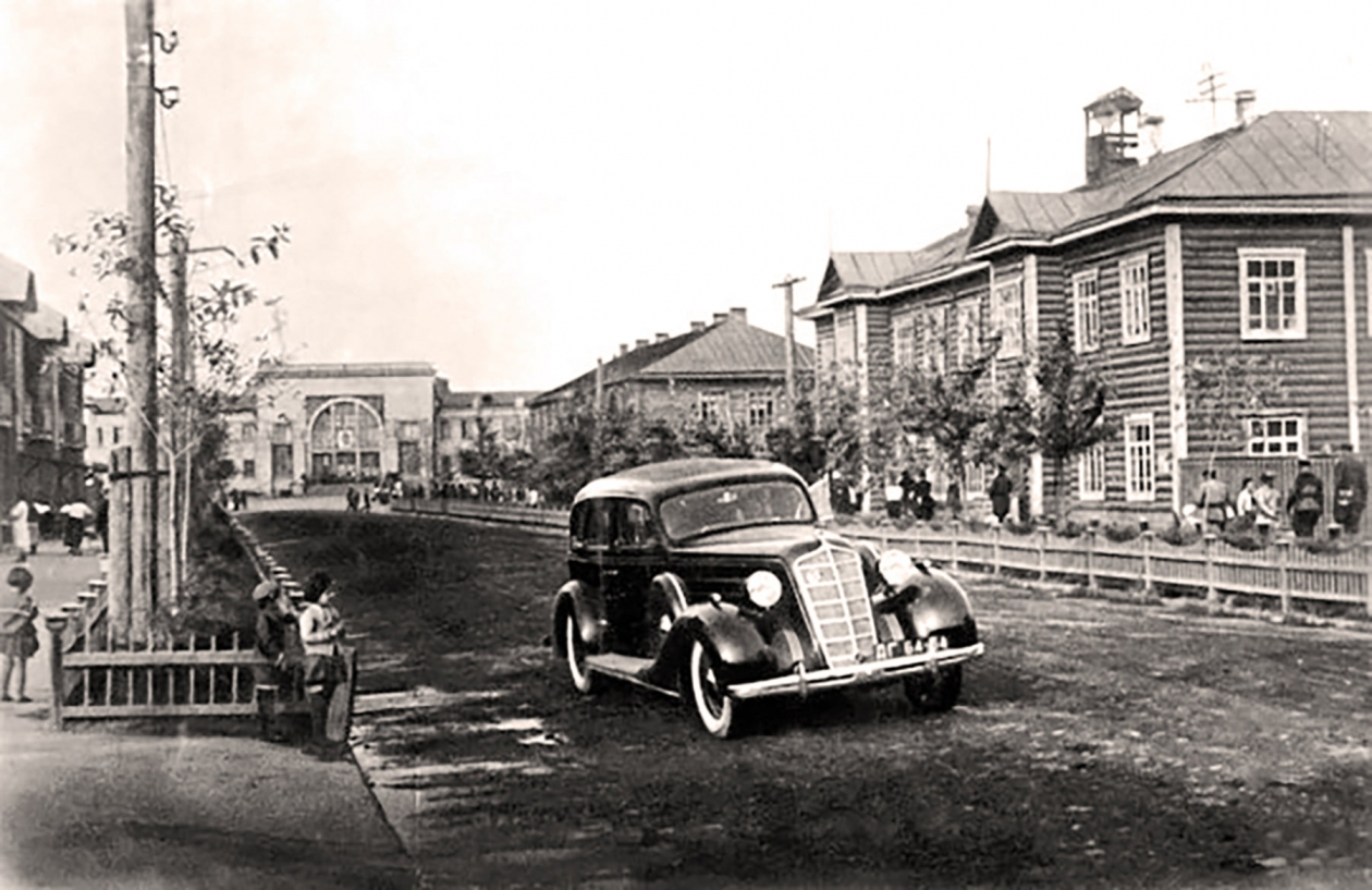 У вокзала в Биробиджане Госархив ЕАО