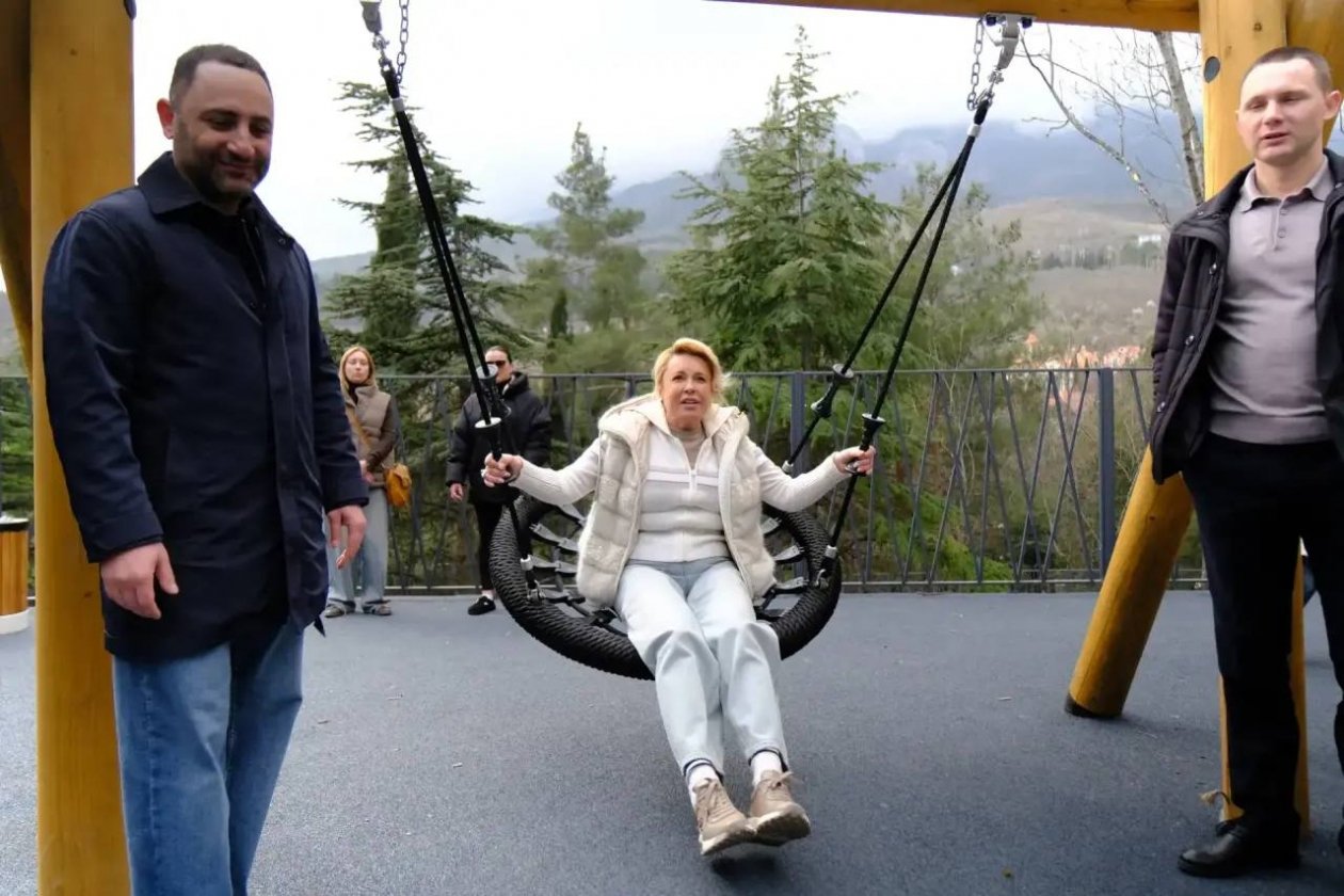 Глава Ялты побывала в парке Гурзуфа Соцсети Я. Павленко