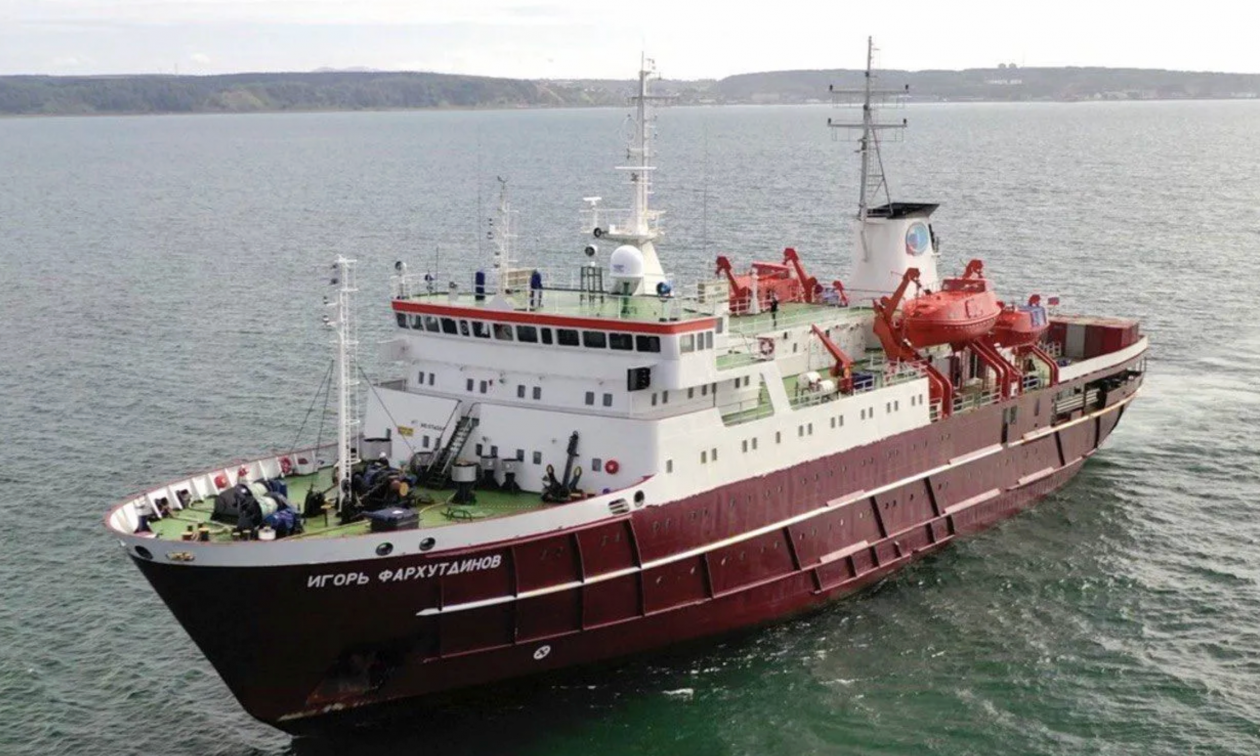 Теплоход &quotИгорь Фархутдинов&quot пресс-служба минтранса Сахалинской области