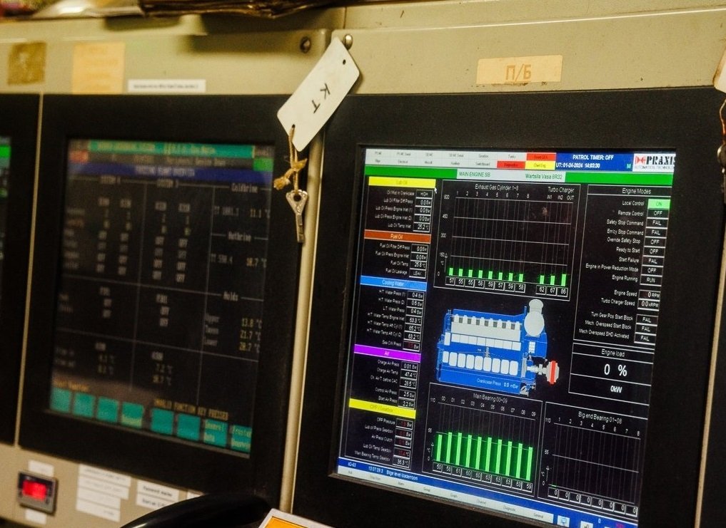 Компьютеры с графиками Евгений Кулешов, ИА PrimaMedia