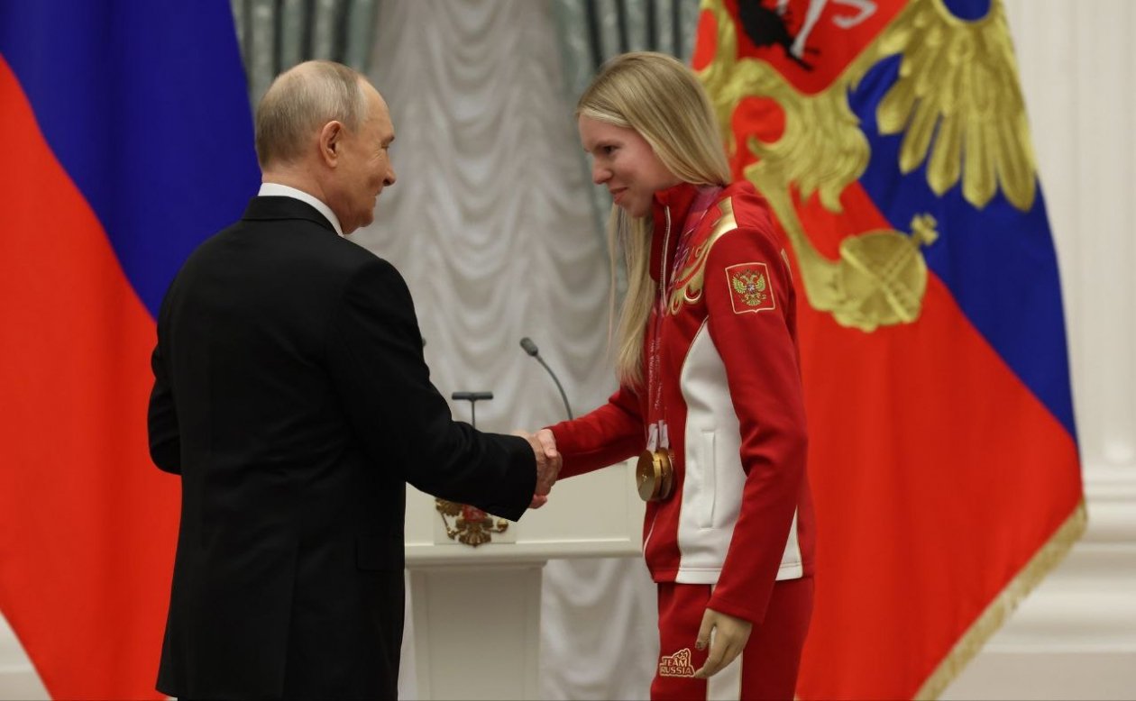 Президент России вручил паралимпийской чемпионке из Байкальска орден Дружбы Официальный сайт президента России