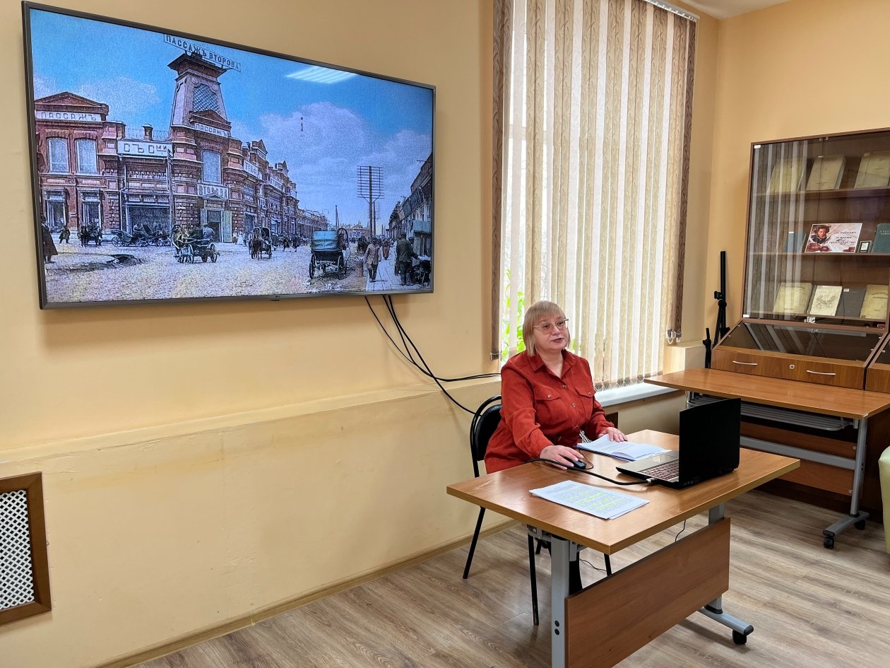 Час искусства предоставлено центральной городской библиотекой