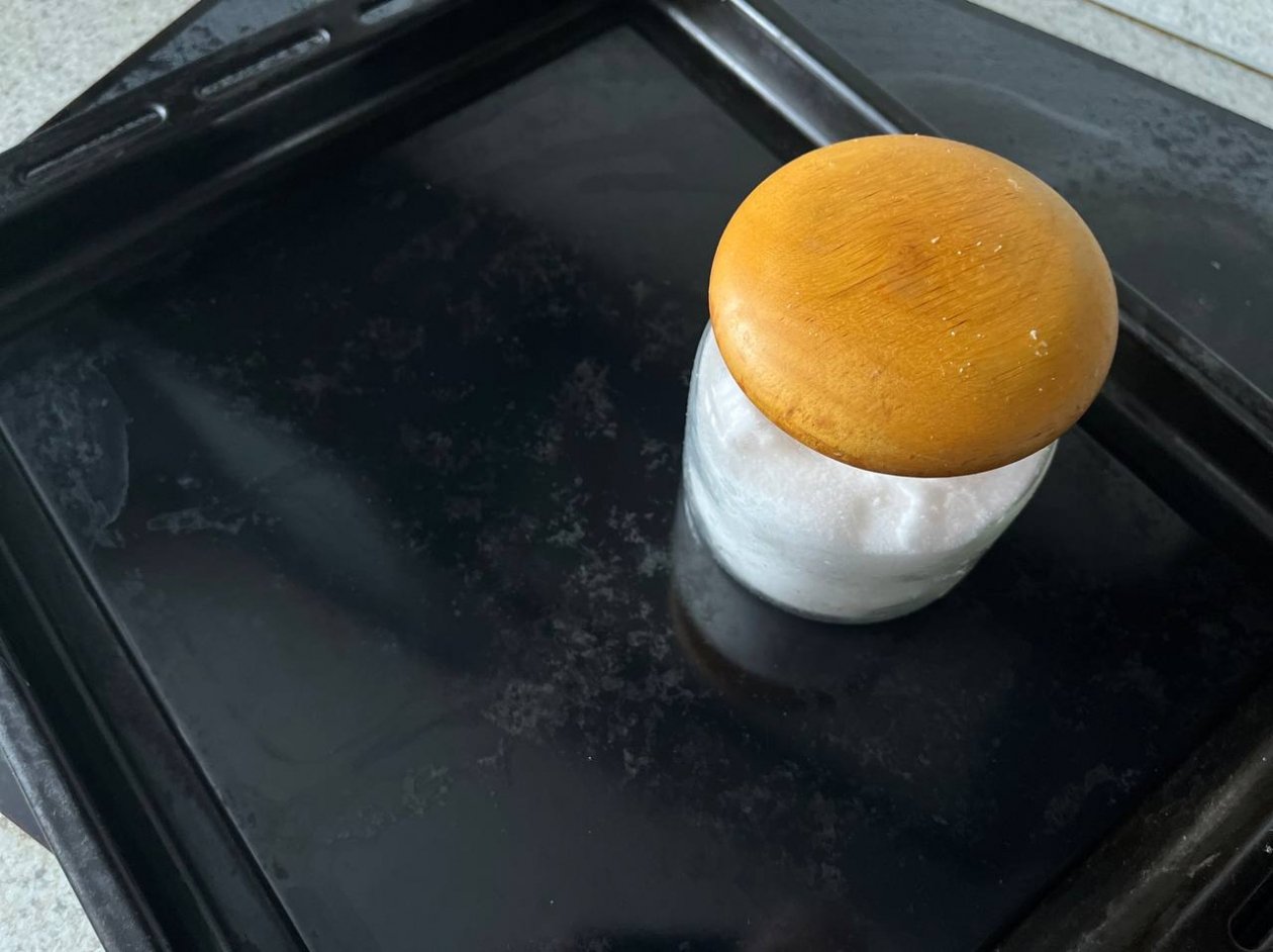 Чистим противень KamchatkaMedia