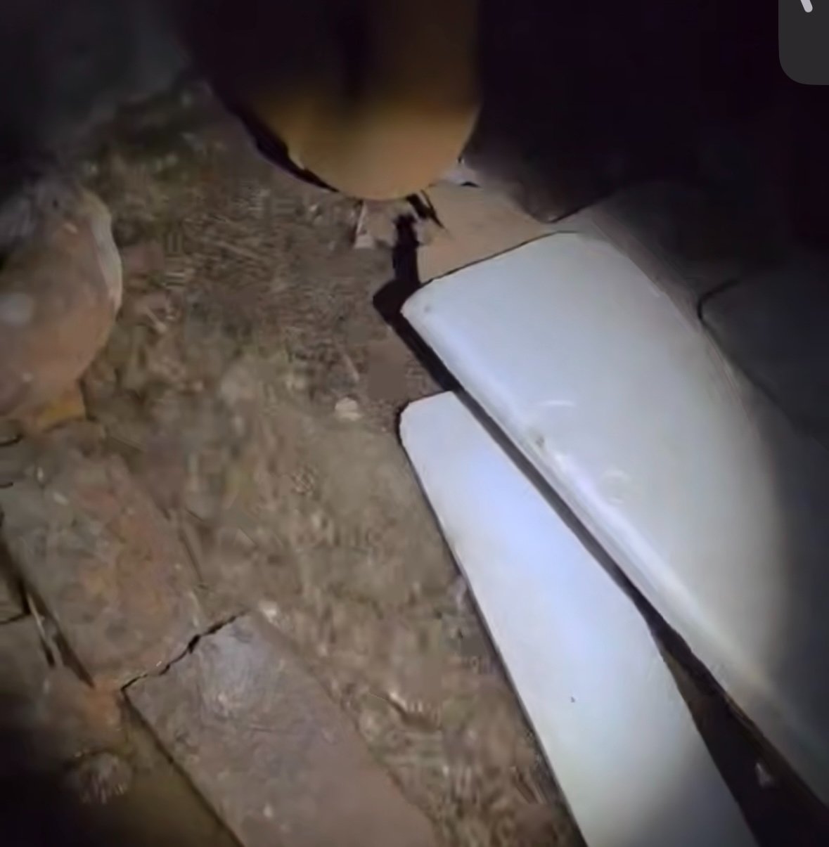 &quotГорячие источники&quot в одном из домов Приморья стоп-кадр из видео. телеграм-канал (18+) gorod_vl