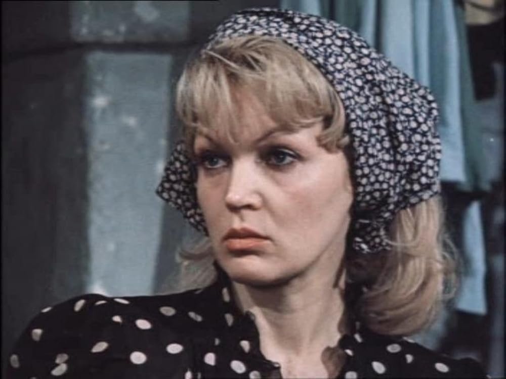 Была замужем восемь раз, но осталась несчастной: трагичная судьба Верки-модистки Скриншот из фильма (12+)
