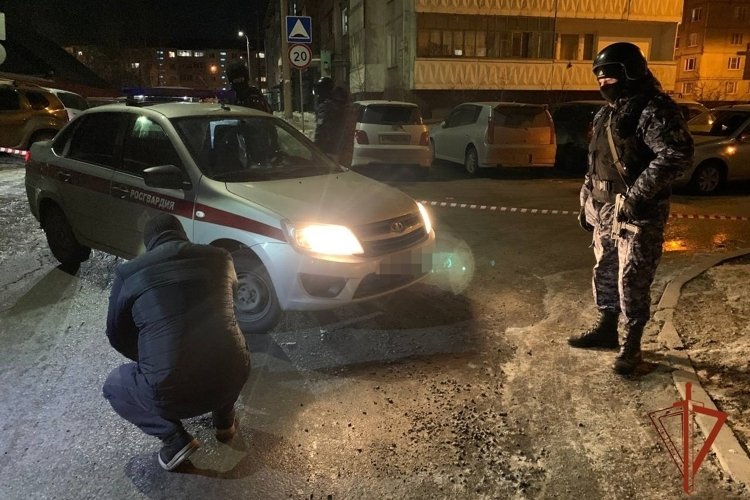 Мужчину в тапочках и легкой одежде с наркотиками задержали на улице в Шелехове Пресс-служба Управления Федеральной службы войск национальной гвардии РФ по Иркутской области