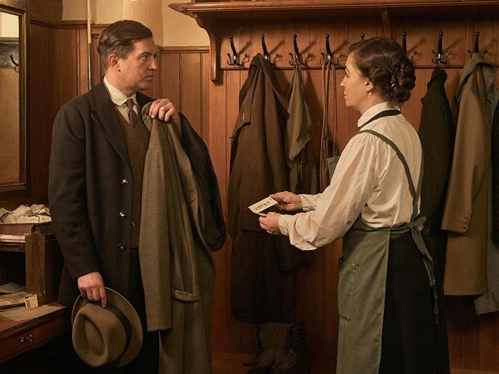 Вас не пустят дальше вешалки, если не ответите на 7/7 вопросов про театр - ТЕСТ ИИ GigaChat (18+)