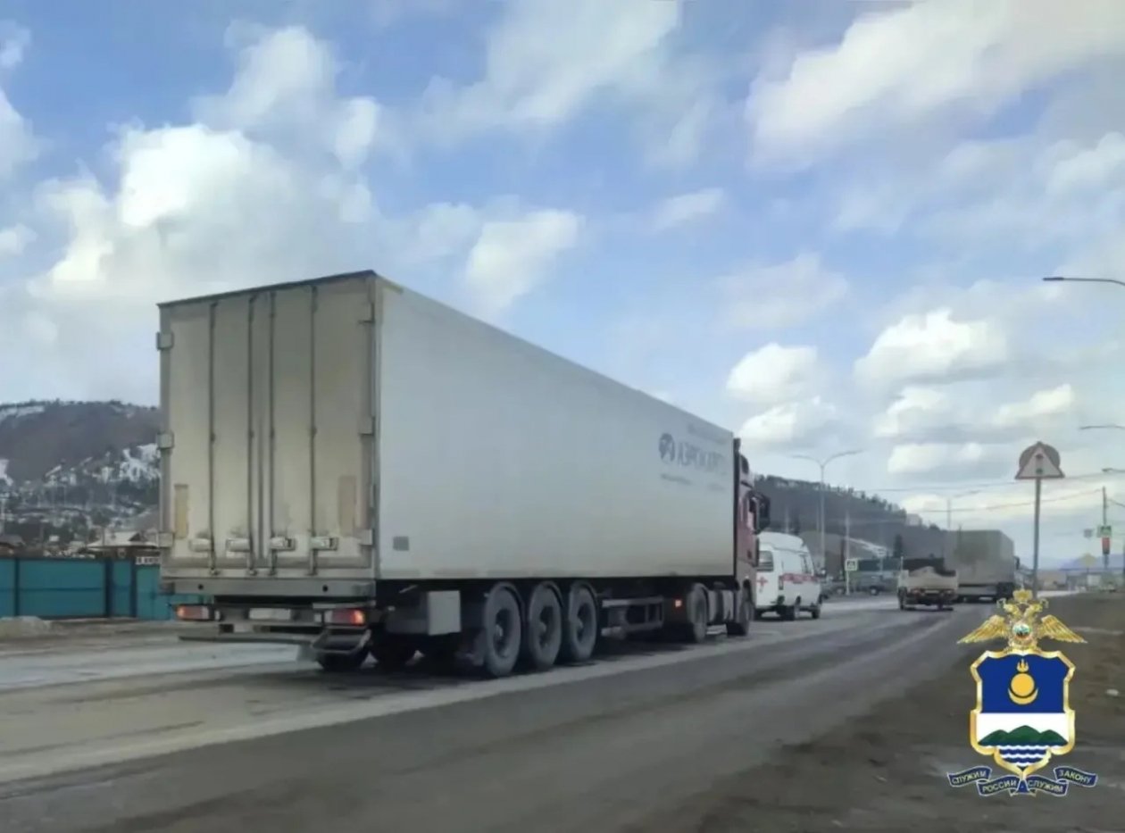 Женщину насмерть задавил &quotКамАЗ&quot в пригороде Улан-Удэ ГИБДД Бурятии