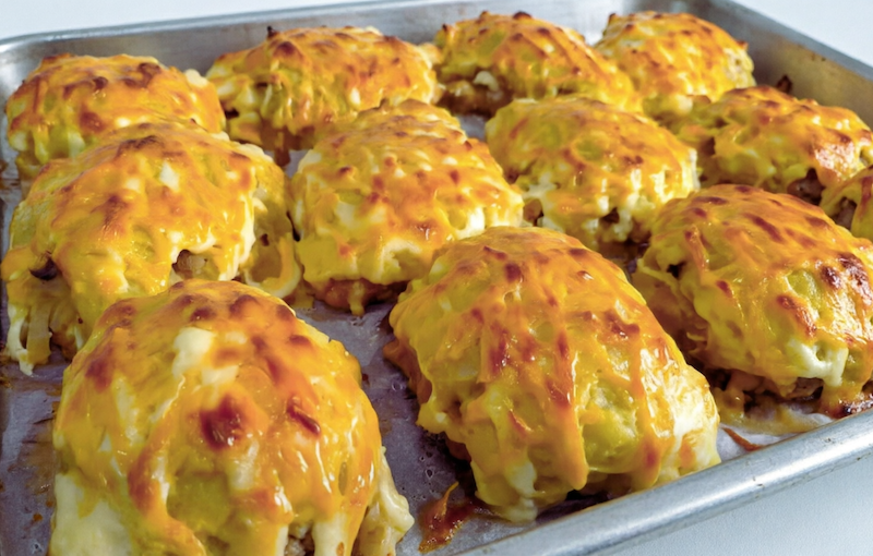 Тематическое фото Сгенерировано Qwen Chat (18+)