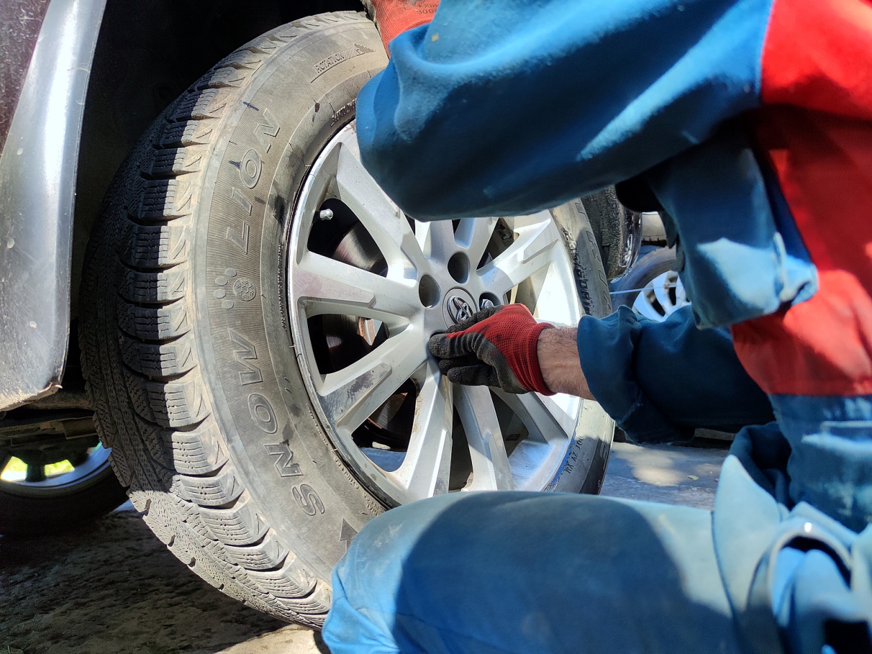 Шиномонтаж, зима, переобувка, шины, покрышки, автосервис Илья Аверьянов, ИА PrimaMedia