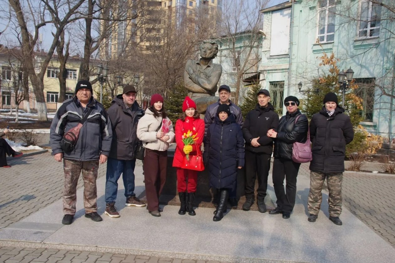 Участники объединения предоставлено творческим объединением &quotСтихиЯ&quot