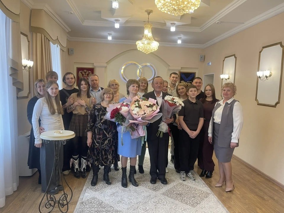 Виктор и Наталья Безъязыковы отметили 50-летие совместной жизни Tg-канал (18+) департамента ЗАГС Приморского края