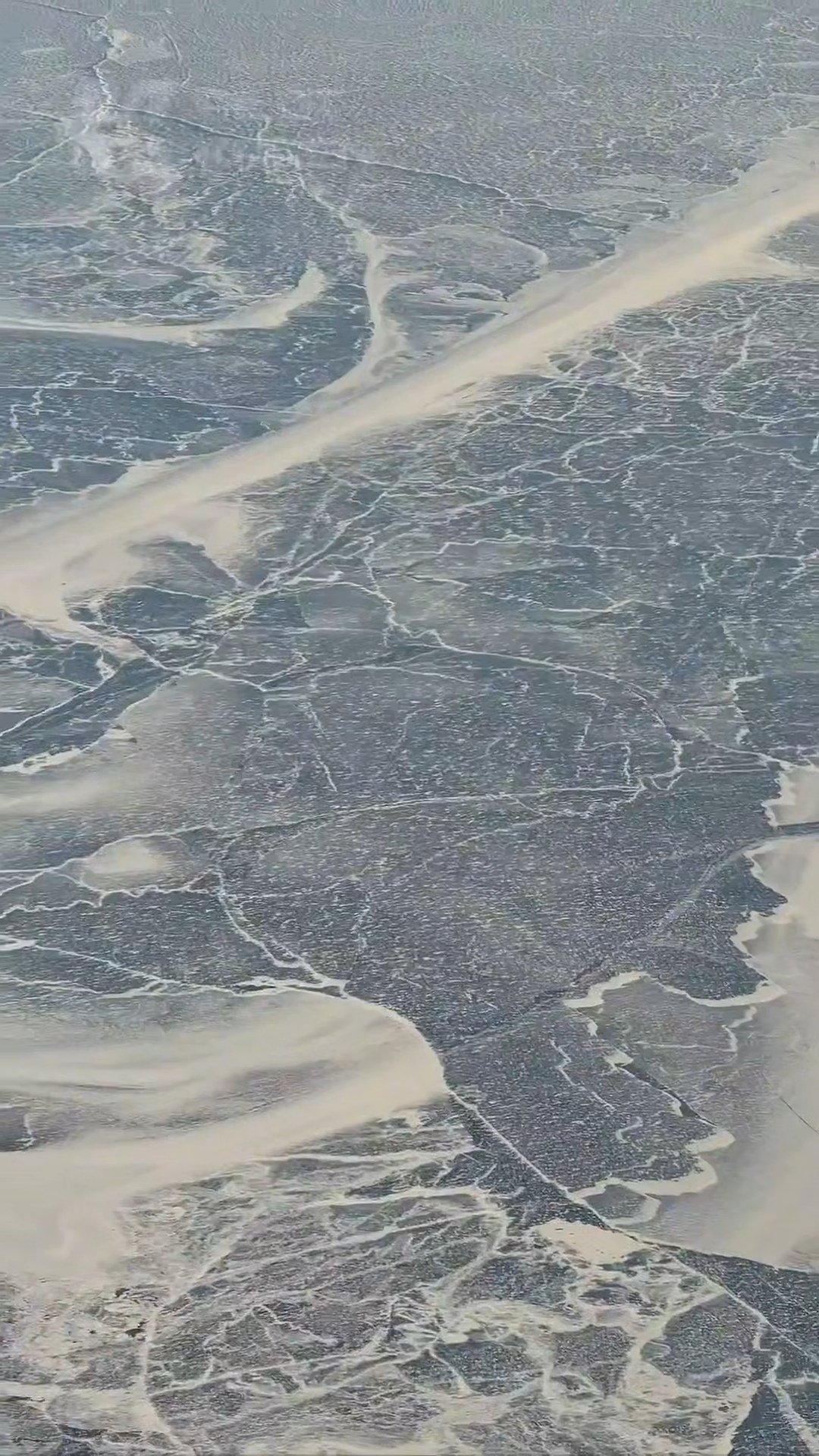 Пилот гражданской авиации показал впечатляющие кадры Байкала с высоты полета  Тг-канал (18+) пилота гражданской авиации Карена Новицкого