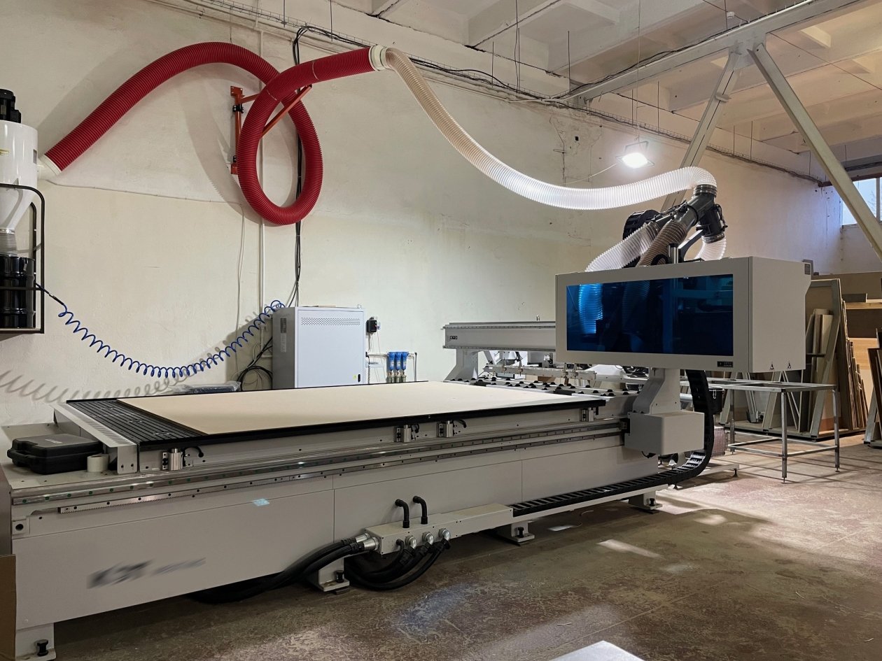 Новый станок, приобретенный при поддержке Фонда развития Приморского края предоставлено компанией &quotАрткупе&quot