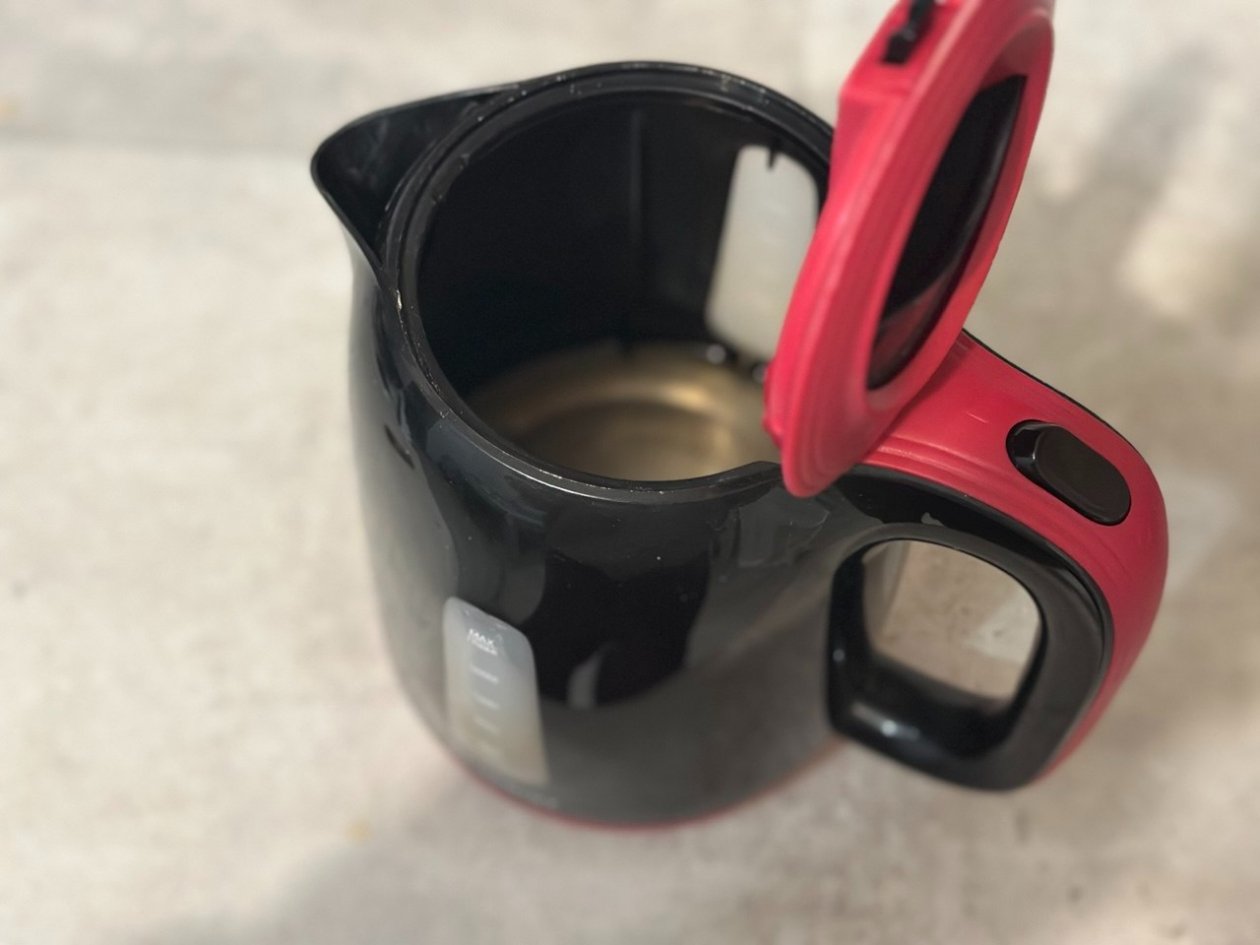 Навсегда отказалась от едкого уксуса для чистки чайника — и идеально блестящее дно без накипи за 20 минут и без лишней вони ИА Stavropol.Media