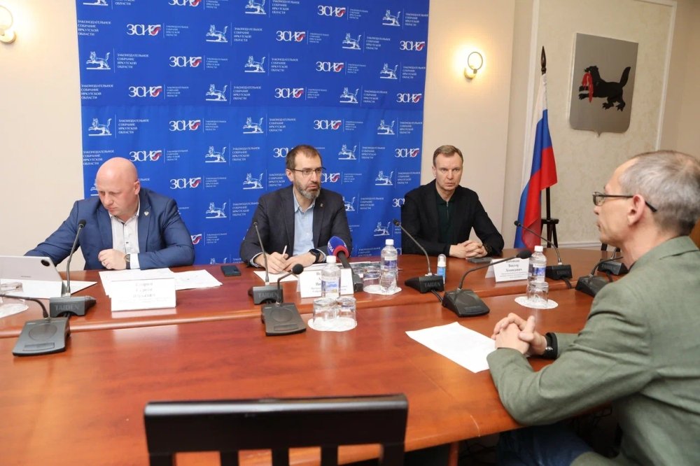 Безопасность школьников и поддержка бойцов СВО – главные темы приёма спикера ЗС Приангарья Мария Иванова