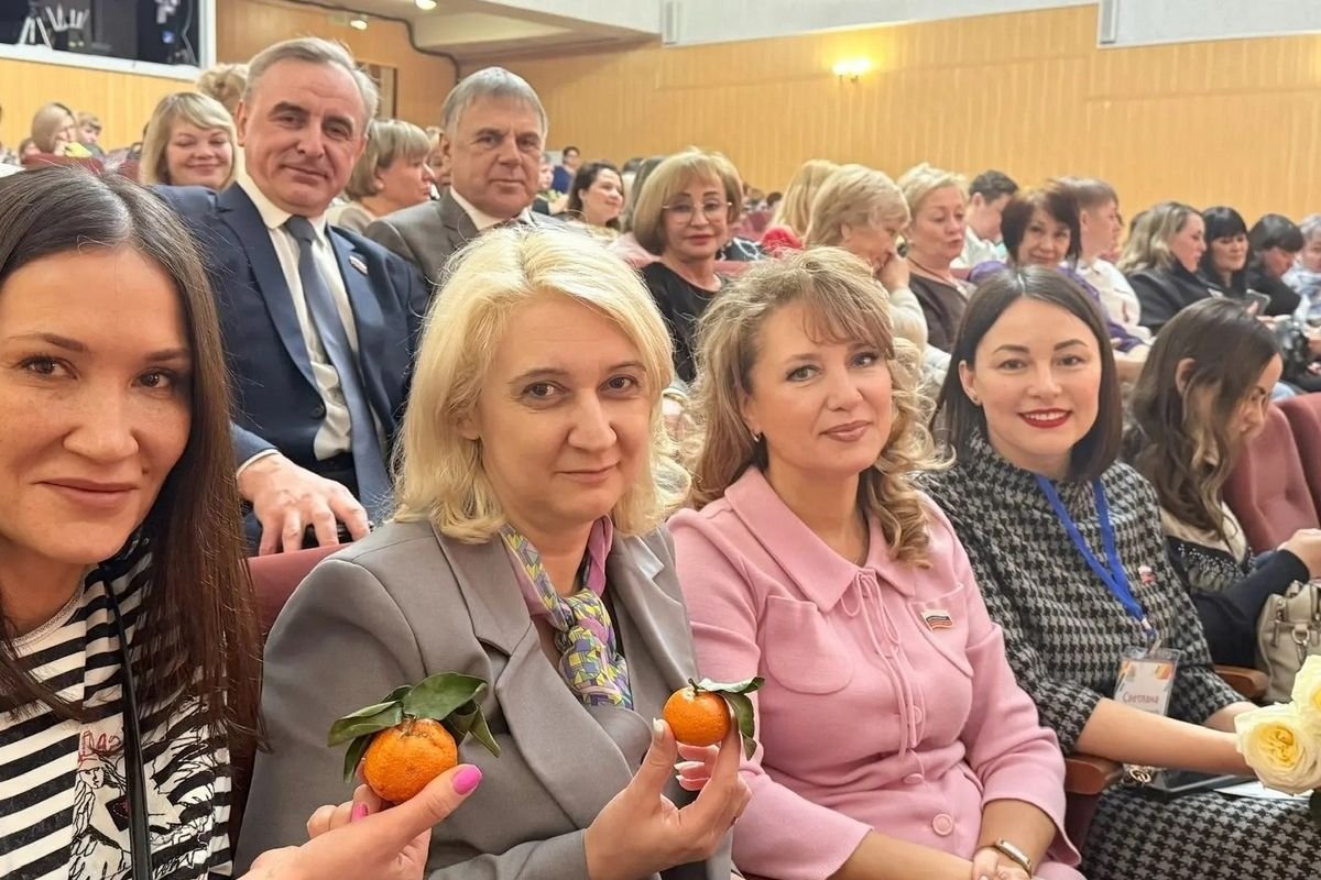 При поддержке &quotЖенского движения Единой России&quot в Ангарске прошел второй Женский форум (16+) Депутат думы Ангарского городского округа Ольга Желтоногова