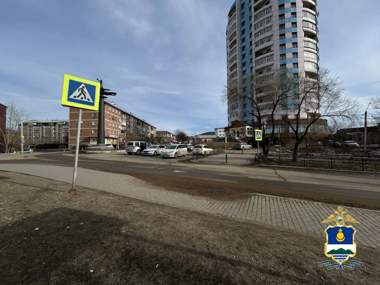 В Улан-Удэ &quotТойота&quot сбила двух подростков на пешеходном переходе ГИБДД по Бурятии