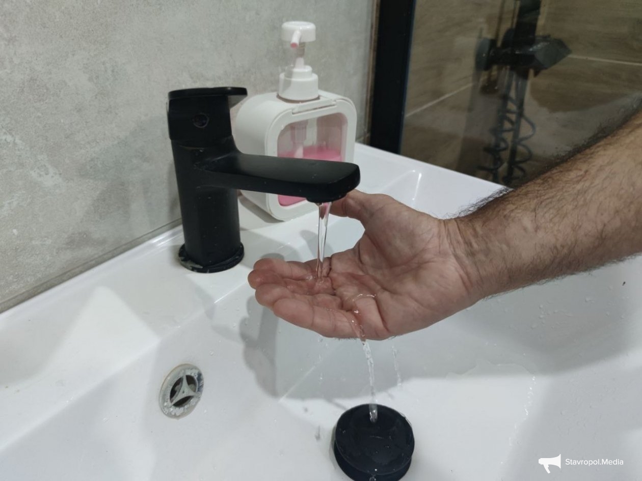 Три школы переводят на дистант из-за массового отключения воды в Михайловске ИА Stavropol.Media