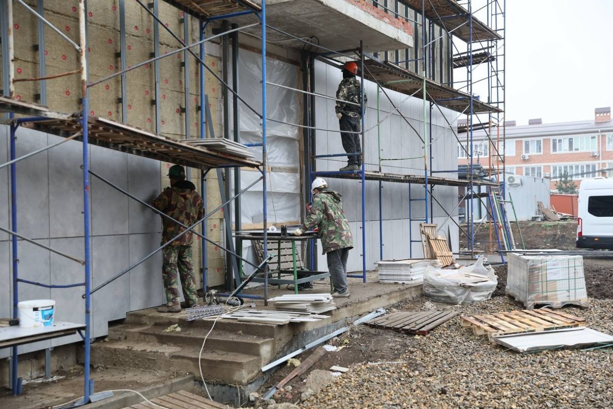 Губернатор Кондратьев проинспектировал строительство школы в Краснодаре Администрация Краснодарского края