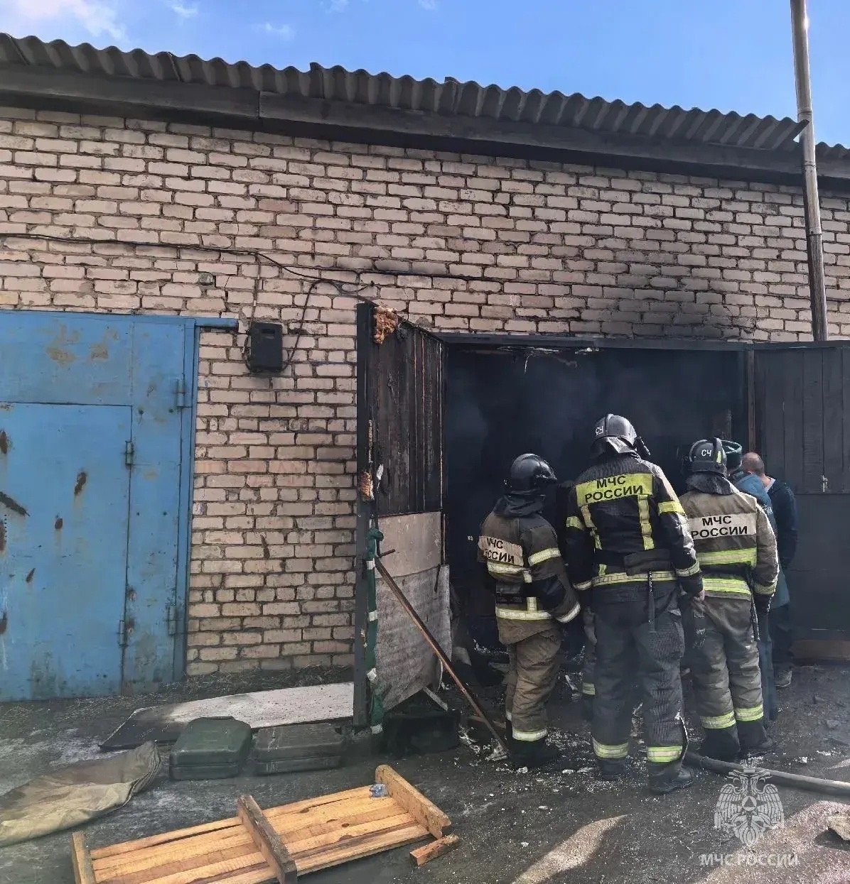 Пожар в гараже МЧС Забайкалья