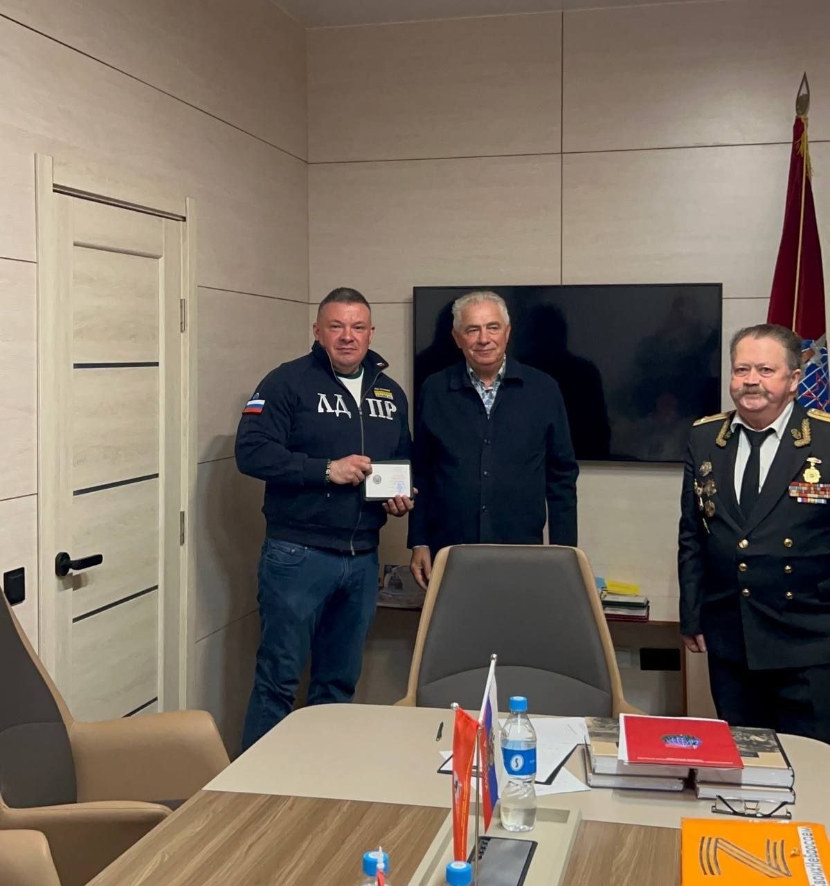 Координатор ЛДПР в Приморье Андрей Андрейченко получил награду от &quotБоевого братства&quot пресс-служба ЛДПР