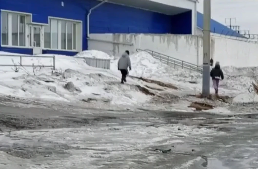 В селе нет безопасного места для игр — старая площадка из СССР давно пришла в негодность Народный фронт Бурятии