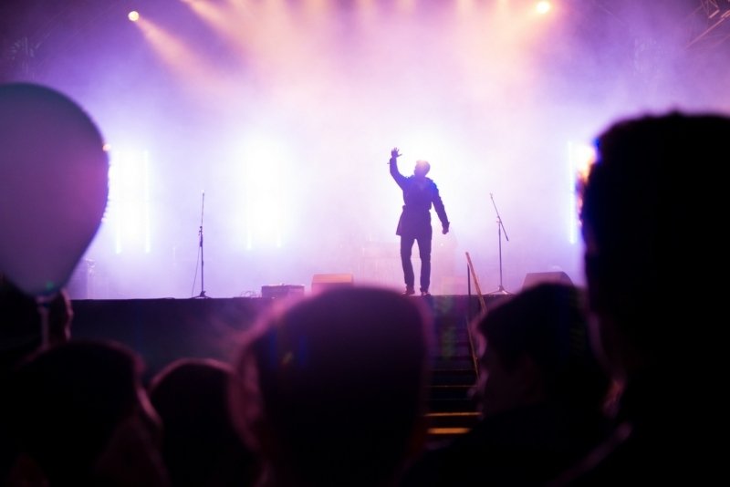 Команда Крида хочет поддержать пострадавшую 11-летнюю фанатку на концерте в Краснодаре Денис Таушканов