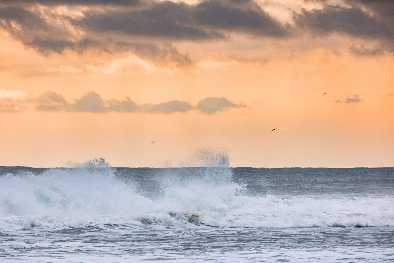 Волна на море Илья Аверьянов, ИА PrimaMedia