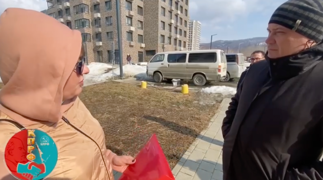 Встреча Алексея Корниенко с жильцами &quotУюн парка&quot пресс-служба КПРФ