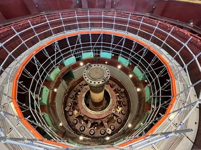 В Усть-Илимске собрали пятиэтажный &quotконструктор&quot для ремонта гидрогенераторов Пресс-служба Эн+