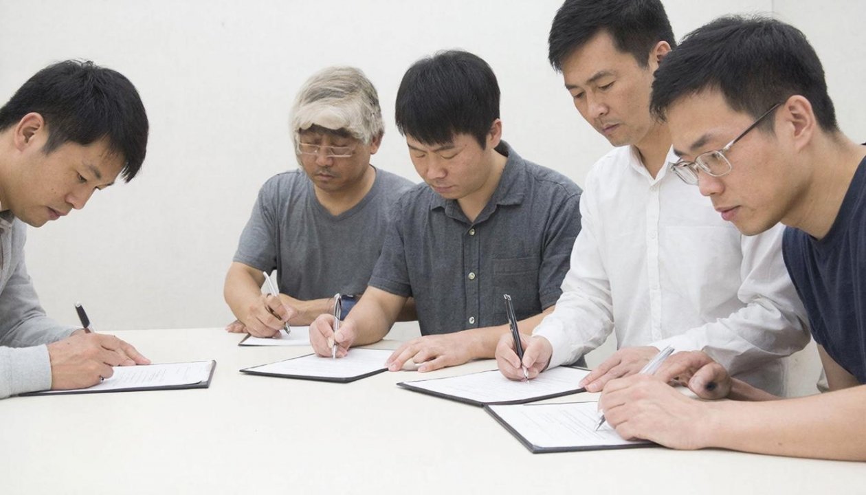 Тематическое фото ИИ GigaChat (18+)