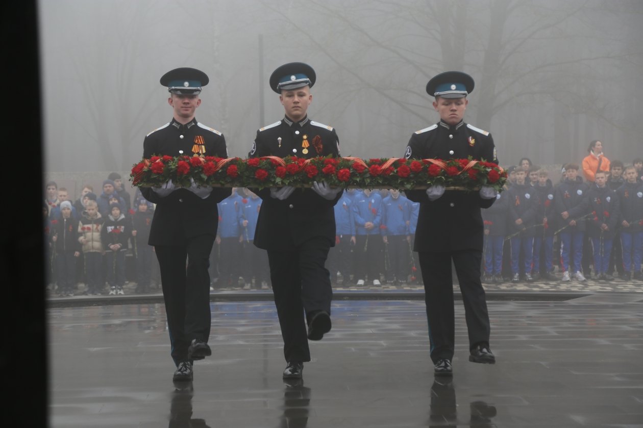 Минутой молчания открыли футбольный турнир памяти Владислава Духина в Ставрополе Пресс-служба мэрии Ставрополя